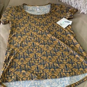 LuLaRoe Classic Tee.nwt
